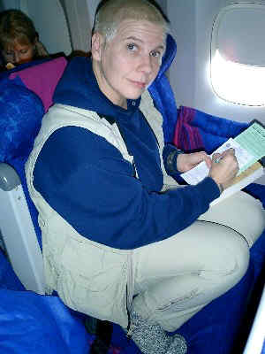Anita hat "B�roarbeit": Die Imigration-Card muss penibel genau ausgef�llt werden.