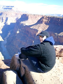 Anklicken: Blick in 900 Meter H�he auf den Colorado