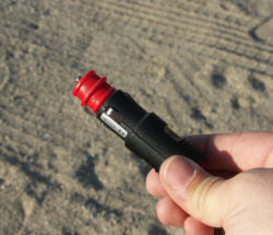 Ein einziger Stecker versorgt unsere Ladeger�te mit den notwendigen 12 Volt.