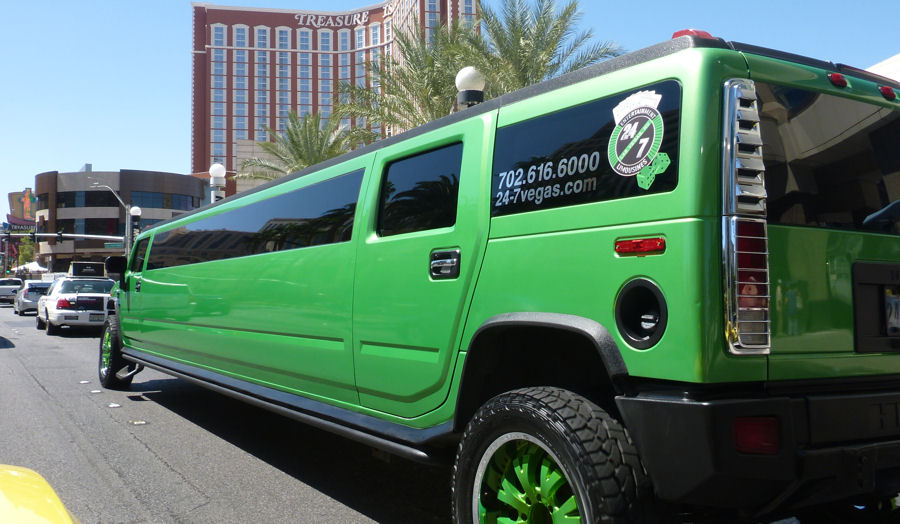 Hummer knallgr�n als Stretch-Limo